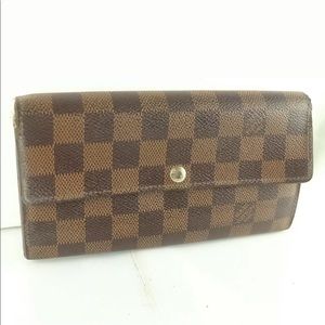 Authentic Louis Vuitton Sarah long wallet